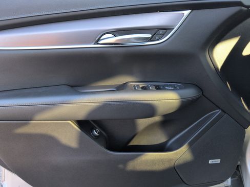 Used 2020 Cadillac XT5 Luxury image 11