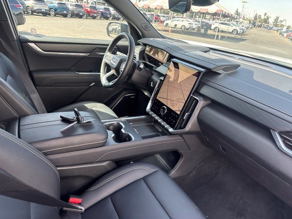 Used 2026 GMC Acadia Elevation w/ Elevation Premium Package FWD image 9
