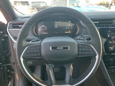 New 2025 Jeep Grand Cherokee Laredo X w/ Luxury Tech Group I image 13