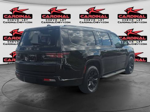 Used 2024 Jeep Wagoneer L Series II AWD/4WD image 3
