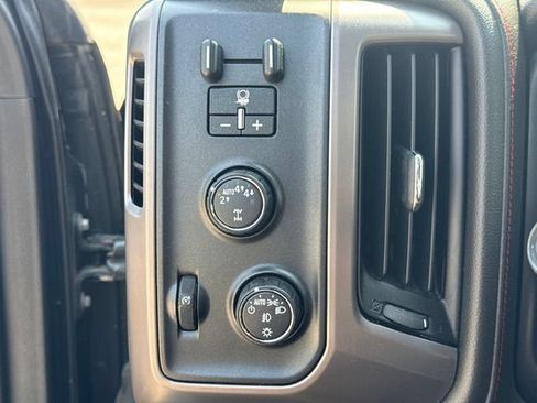 Used 2018 GMC Sierra 1500 SLT AWD/4WD image 17