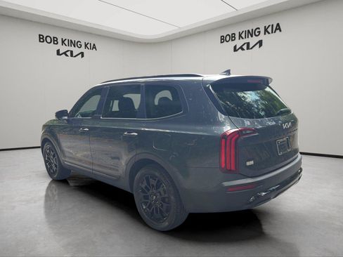 Used 2022 Kia Telluride SX w/ SX Prestige Package AWD/4WD image 3