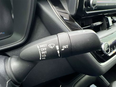 Used 2022 Toyota Corolla LE image 25