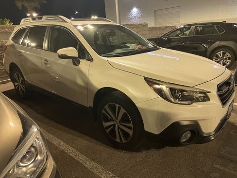 Used 2018 Subaru Outback 2.5i Limited image 2