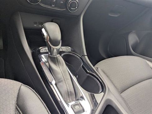 Used 2025 Buick Encore GX Preferred FWD image 9