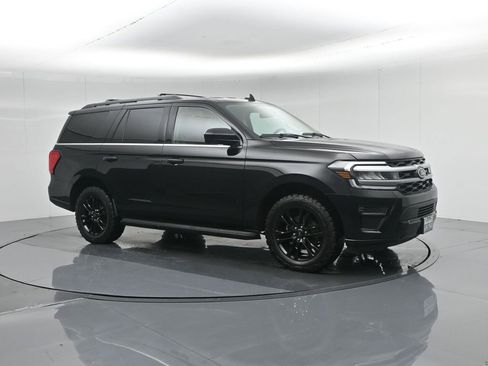 Used 2022 Ford Expedition XLT image 28