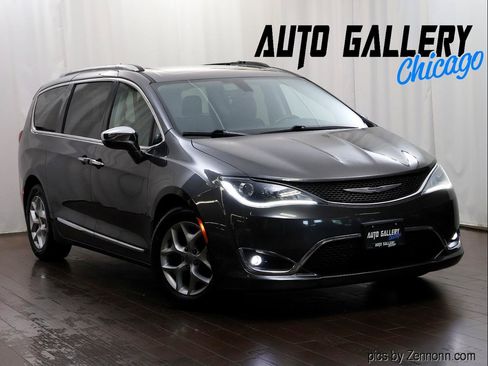 Used 2019 Chrysler Pacifica Limited FWD image 1