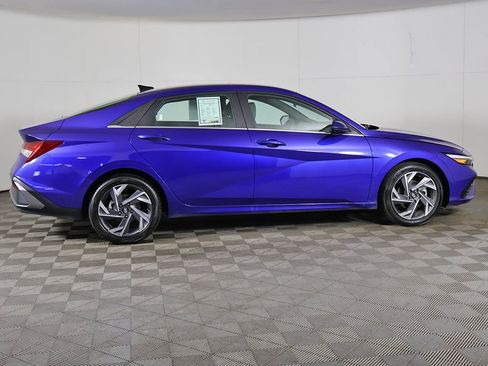 Used 2024 Hyundai Elantra SEL w/ Convenience Package FWD image 19