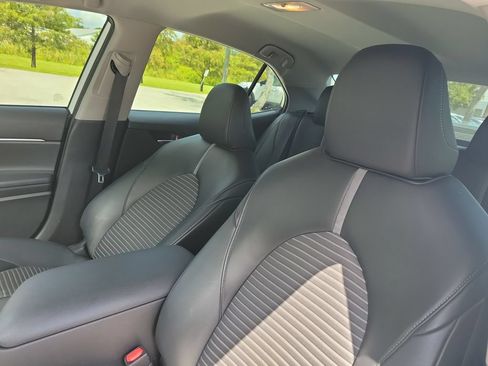 Certified 2022 Toyota Camry SE FWD image 21