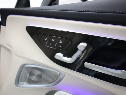 Used 2024 Mercedes-Benz CLE 450 4MATIC Cabriolet image 22