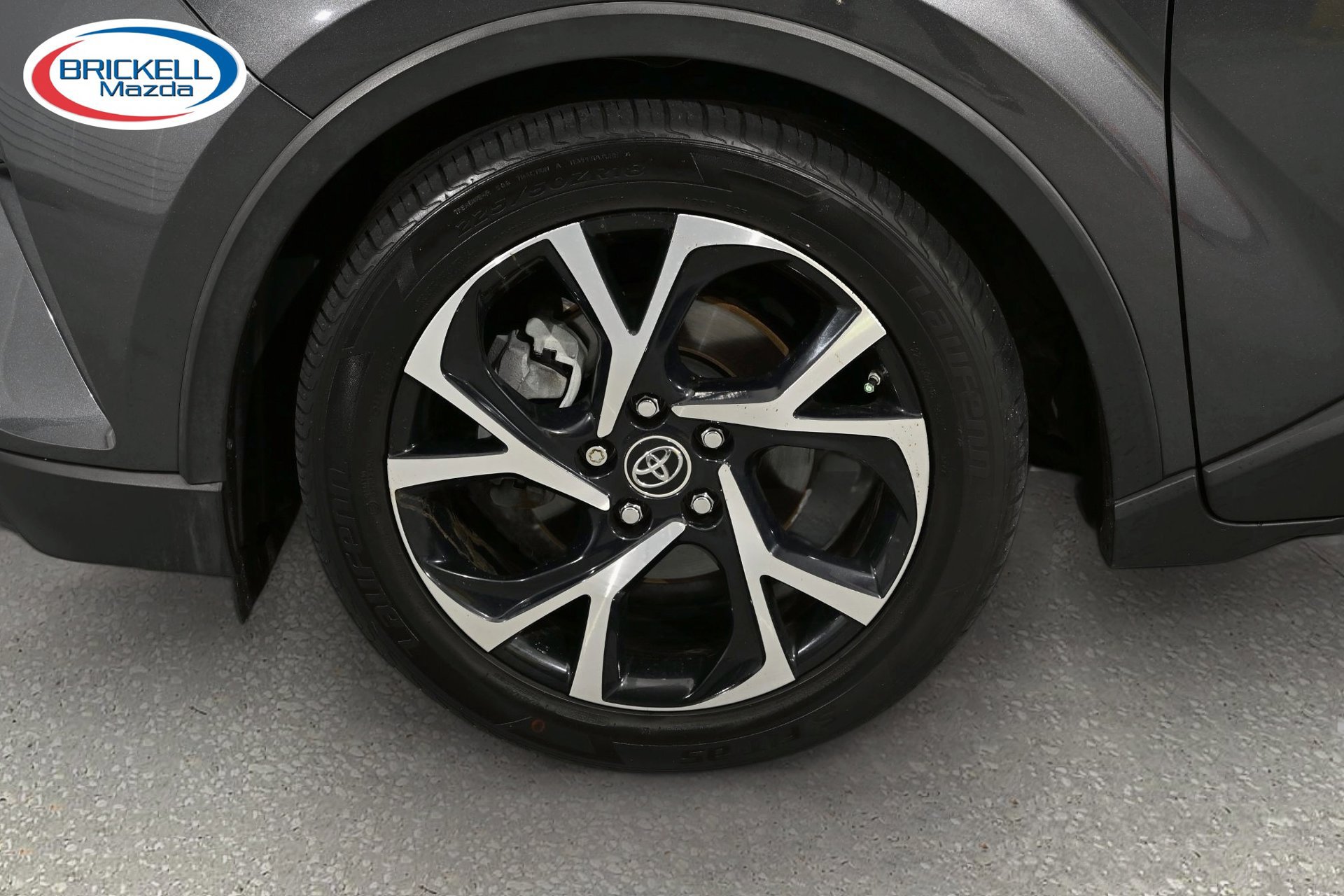 Used 2018 Toyota C-HR XLE FWD image 33