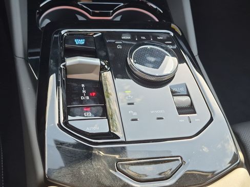New 2027 BMW i5 eDrive40 w/ Convenience Package RWD image 26