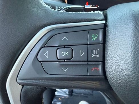 New 2025 Jeep Grand Cherokee L Laredo image 14