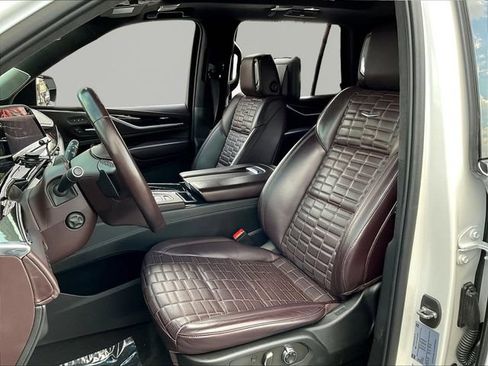 Used 2022 Cadillac Escalade Sport Platinum w/ LPO, Floor Liner Package AWD/4WD image 22