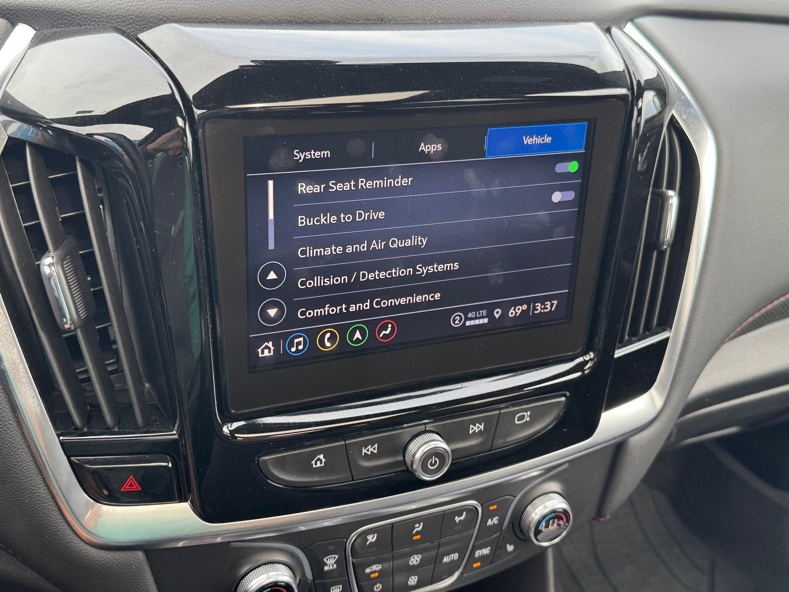 Used 2023 Chevrolet Traverse RS w/ LPO, Floor Liner Package AWD/4WD image 15