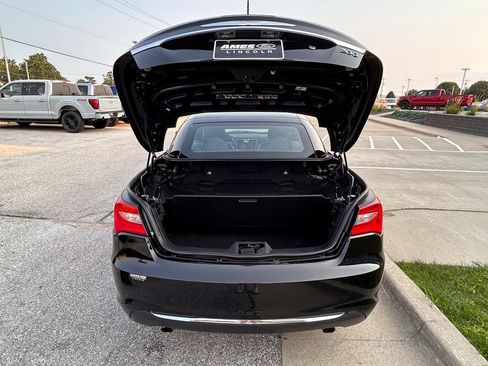 Used 2011 Chrysler 200 Limited FWD image 15