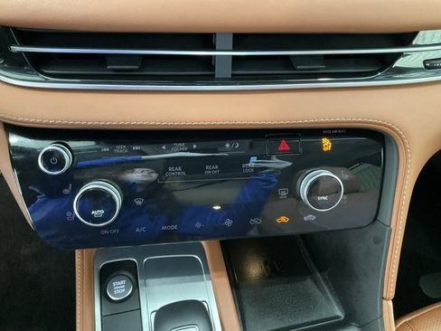 Used 2024 INFINITI QX60 Sensory w/ Vision Package image 15