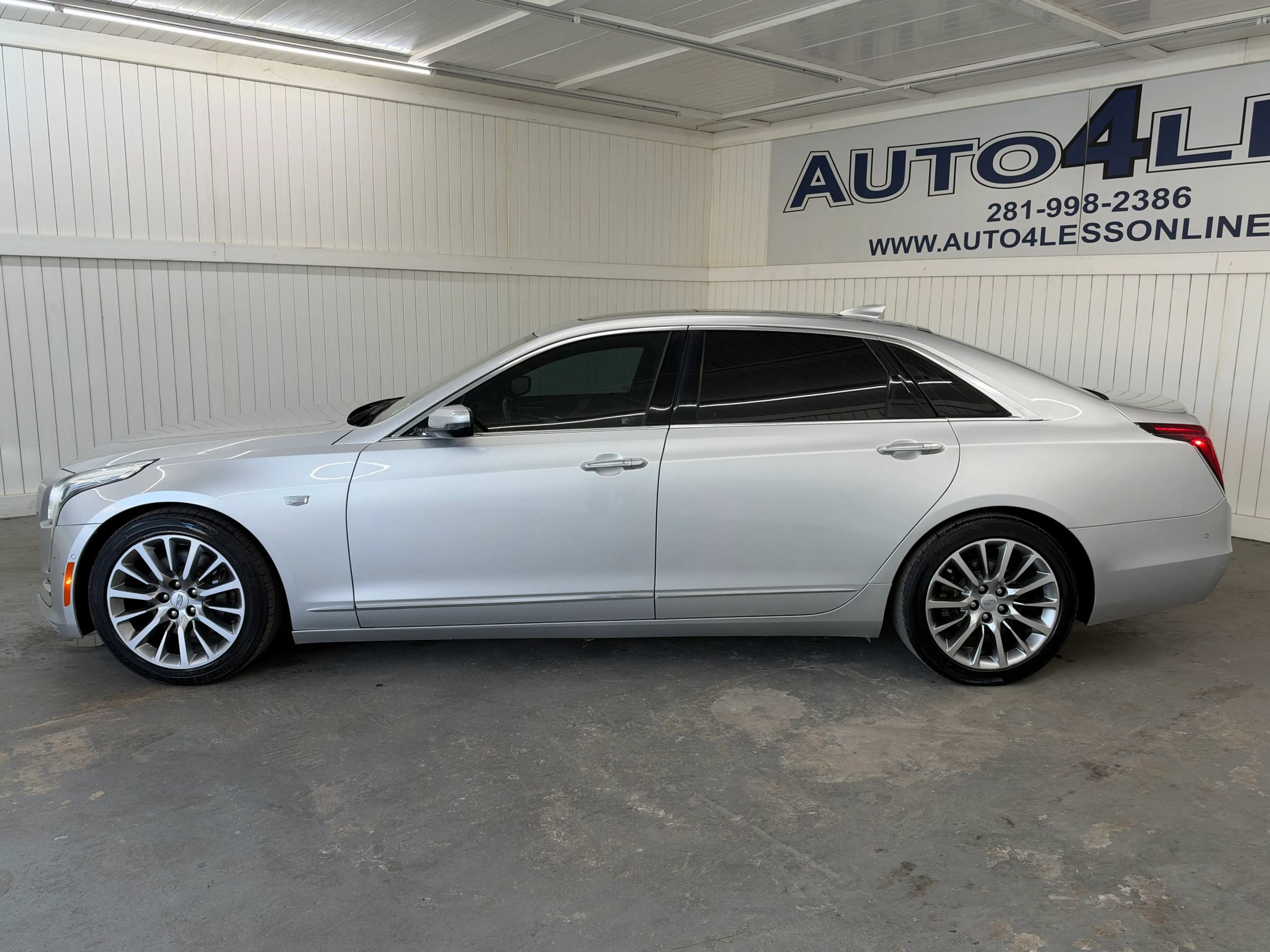 Used 2018 Cadillac CT6 Luxury AWD/4WD image 8