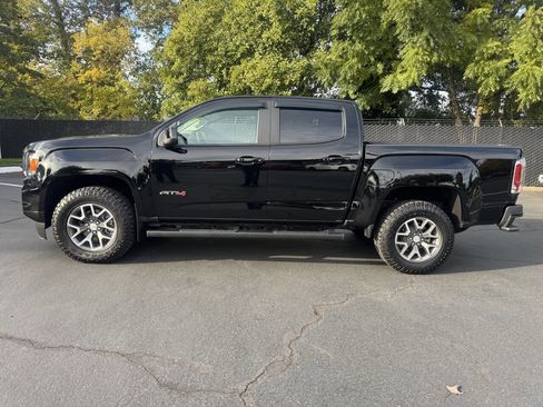 Used 2022 GMC Canyon AT4 image 2