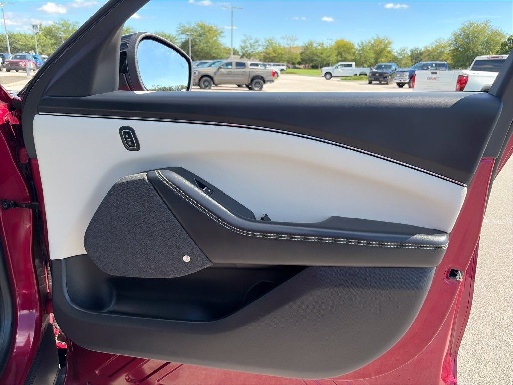 Used 2025 Ford Mustang Mach-E Premium AWD/4WD image 9