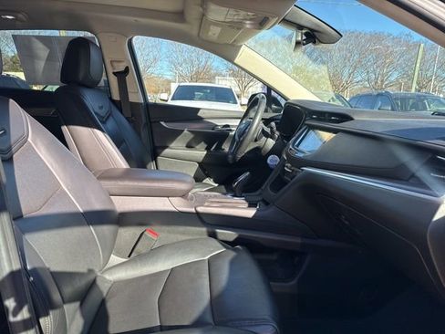 Used 2018 Cadillac XT5 Luxury w/ Driver Awareness Package image 15