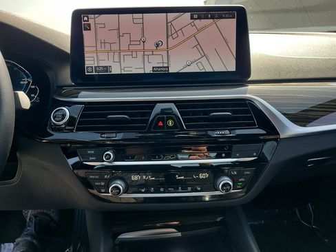 Used 2023 BMW 530e w/ Convenience Package RWD image 28