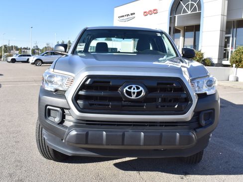 Used 2017 Toyota Tacoma 2WD Access Cab image 4