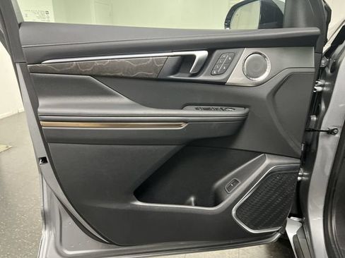 Certified 2025 Buick Enclave Avenir w/ Super Cruise Package FWD image 23