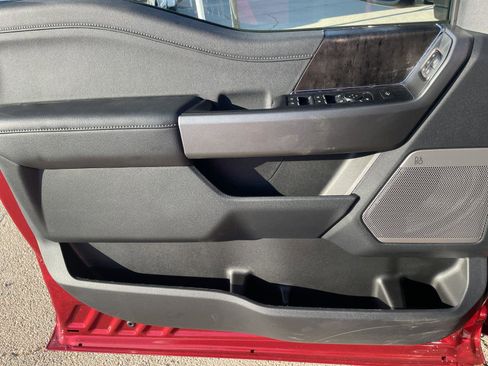 New 2026 Ford F250 Lariat w/ Black Appearance Package image 26