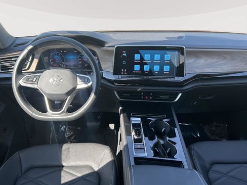Certified 2024 Volkswagen Atlas SE AWD/4WD image 13