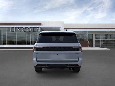 New 2026 Lincoln Navigator Reserve AWD/4WD image 5