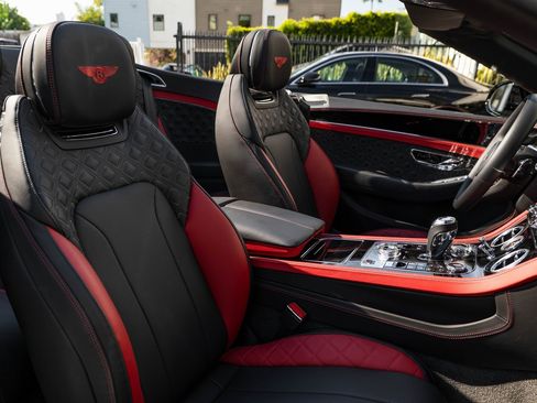 Used 2023 Bentley Continental GT Mulliner image 19