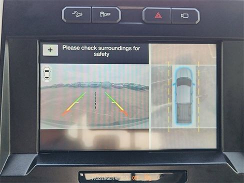 Used 2017 Ford F150 Platinum w/ Equipment Group 701A Luxury image 15