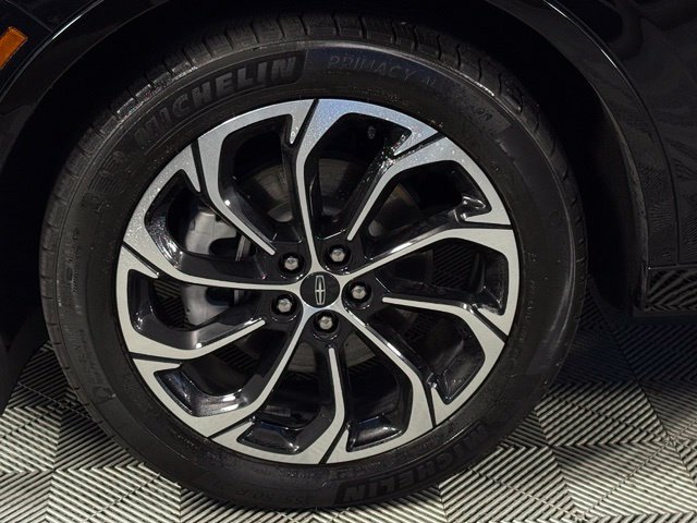 Used 2025 Lincoln Nautilus Reserve AWD/4WD image 15
