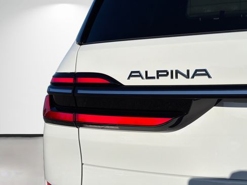 New 2026 BMW ALPINA XB7 AWD/4WD image 10