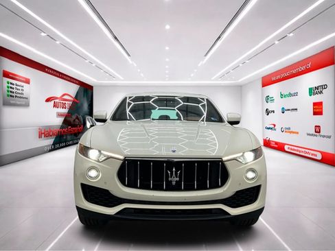 Used 2018 Maserati Levante AWD/4WD image 3