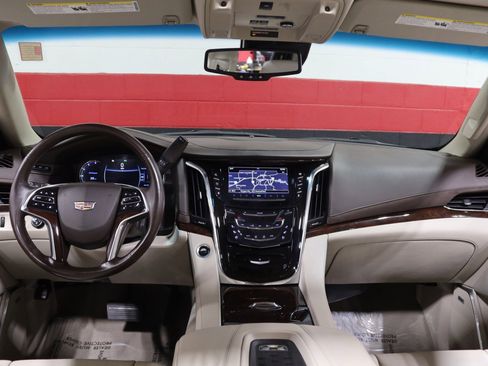 Used 2016 Cadillac Escalade Luxury AWD/4WD image 52