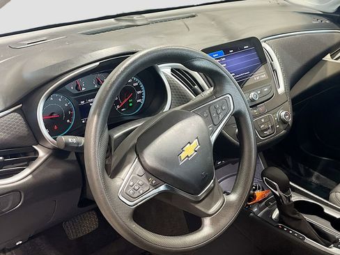 Used 2024 Chevrolet Malibu LS image 9