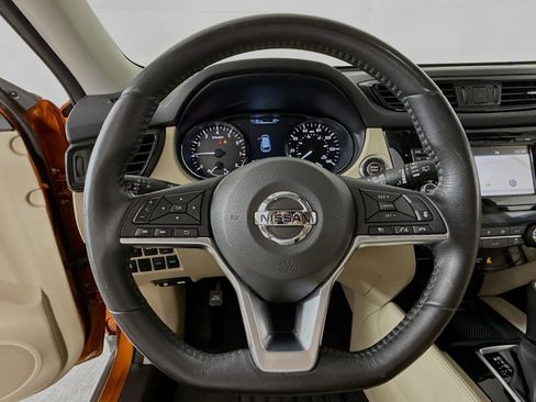 Used 2017 Nissan Rogue SL w/ SL Premium Package image 11