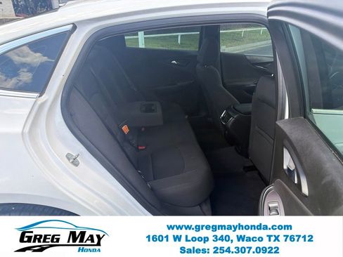 Used 2018 Chevrolet Malibu LT w/ Sport Package FWD image 25