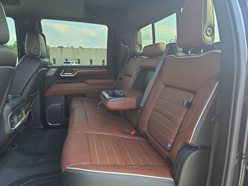 Used 2024 GMC Sierra 2500 Denali Ultimate AWD/4WD image 14