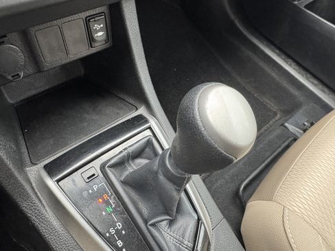 Used 2014 Toyota Corolla LE FWD image 28