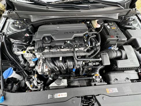 New 2026 Hyundai Elantra SE FWD image 29