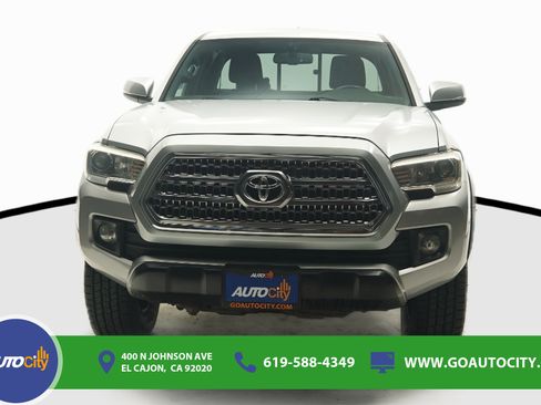 Used 2016 Toyota Tacoma TRD Off-Road w/ Towing Package AWD/4WD image 4