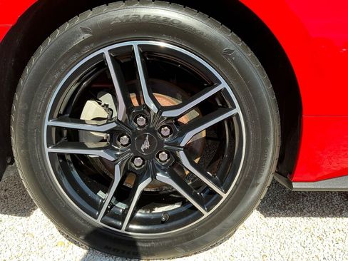 Used 2018 Ford Mustang Premium image 17