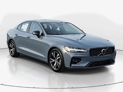 Used 2024 Volvo S60 B5 Core image 2