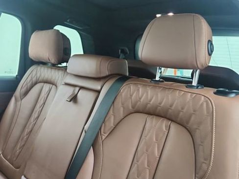 Used 2025 BMW X7 M60i image 35
