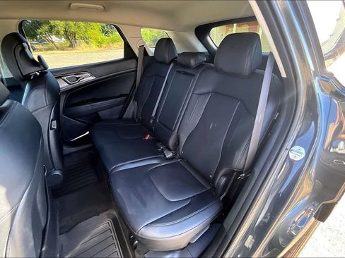 Used 2025 Kia Sportage EX FWD image 21