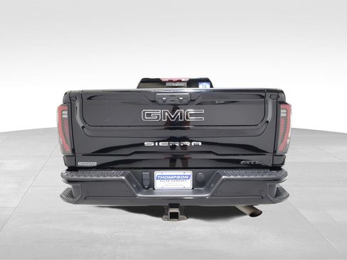 Used 2024 GMC Sierra 2500 AT4 w/ AT4 Premium Plus Package AWD/4WD image 3