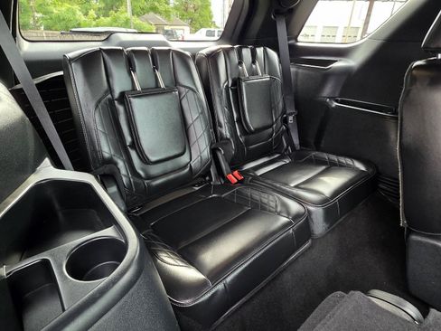 Used 2019 Ford Explorer Platinum AWD/4WD image 39